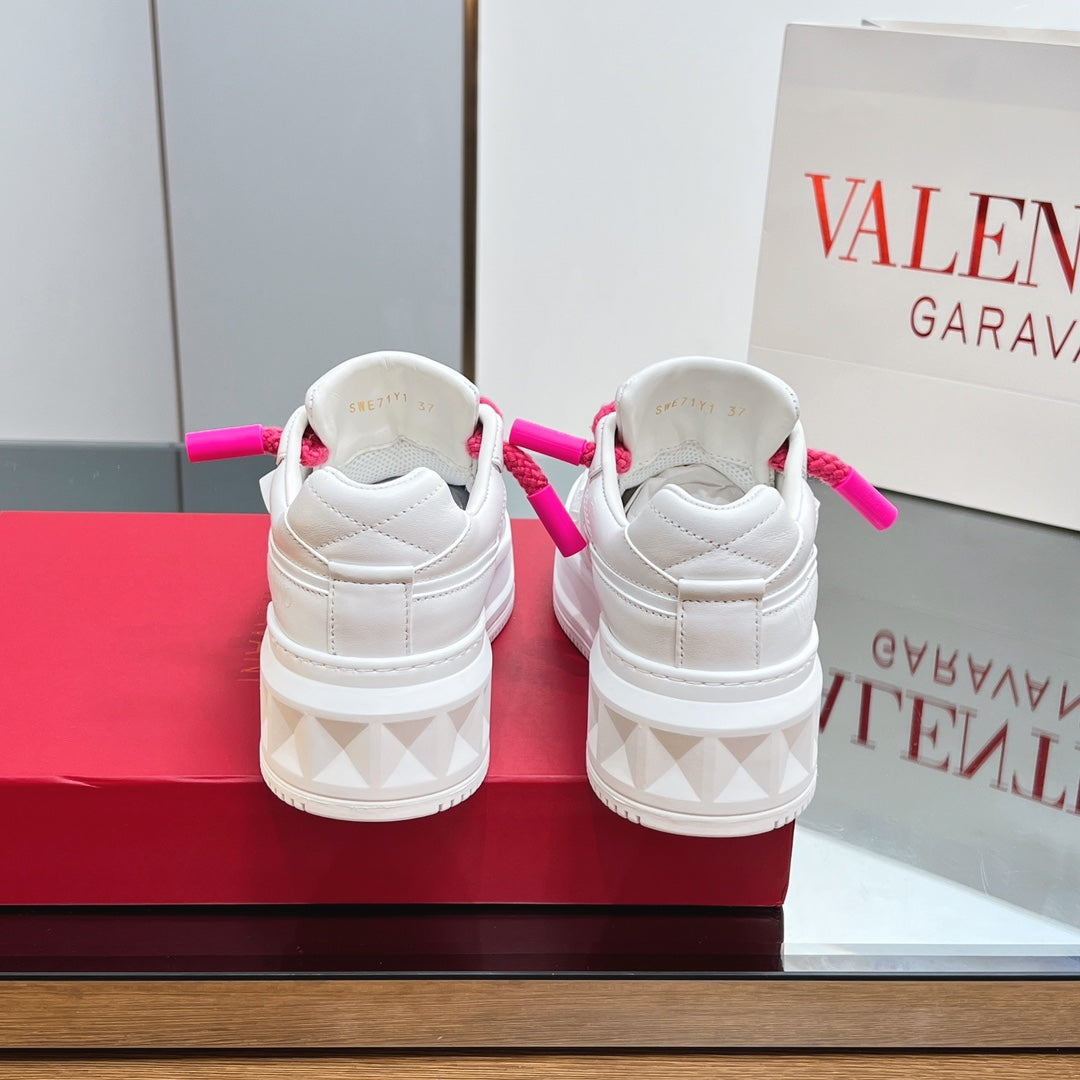VALENTINO 25S GARAVANI ONE STUD XL PLATFORM SNEAKERS IN PINK MIX WHITE LAMBSKIN