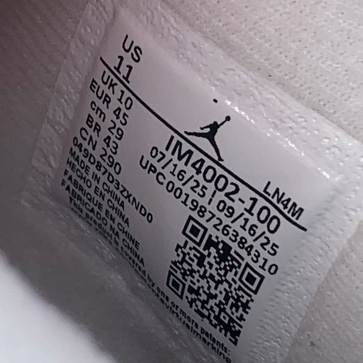 (Early Look) Air Jordan 4 Retro ‘Flight Club’