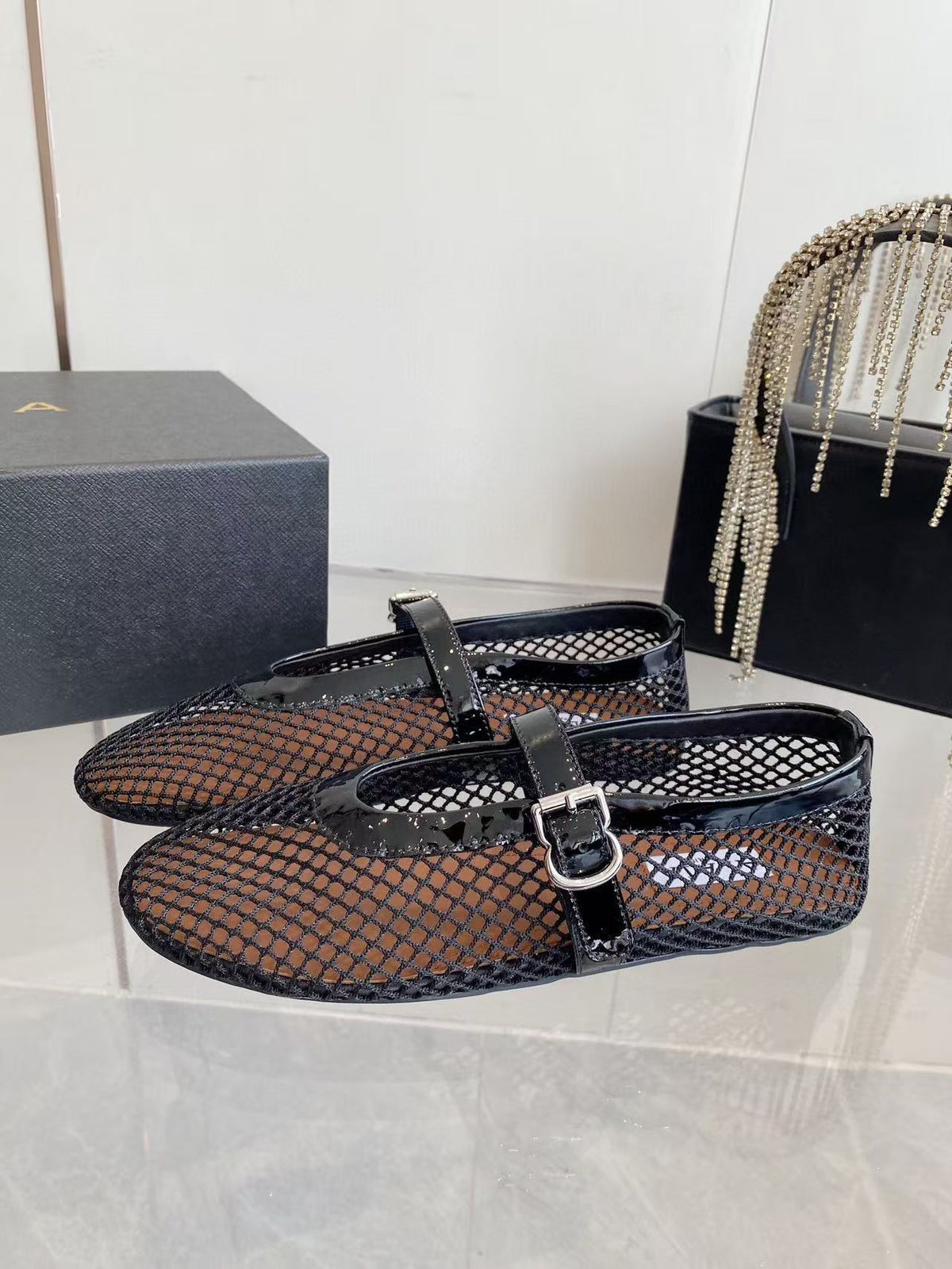 MARY JANE SHOES IN BLACK MESH AND LEATHER