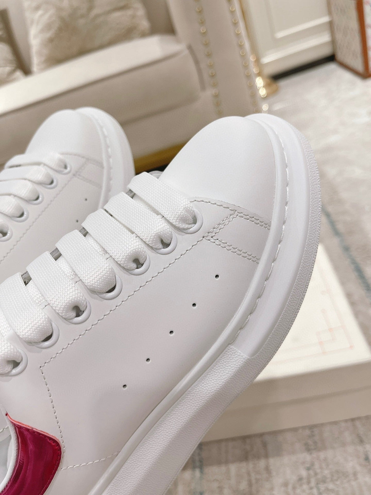 Sneakers & Shoes