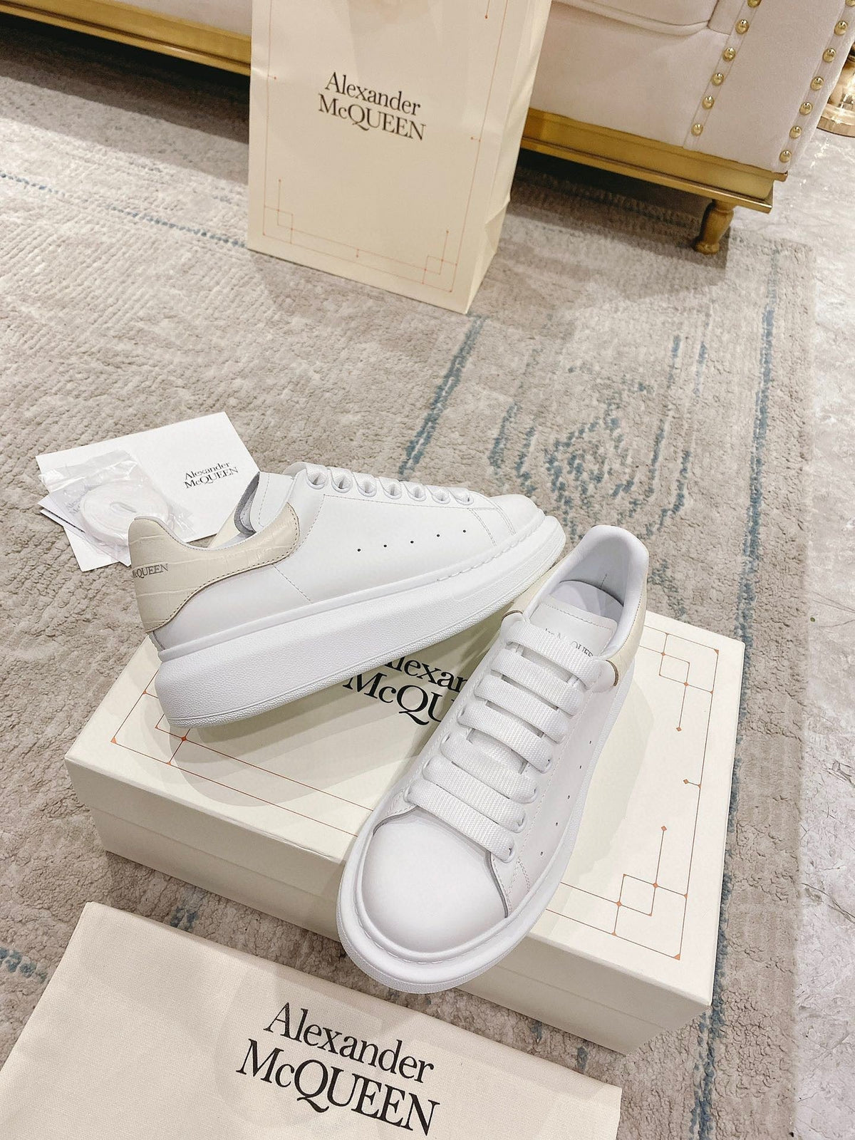 Sneakers & Shoes