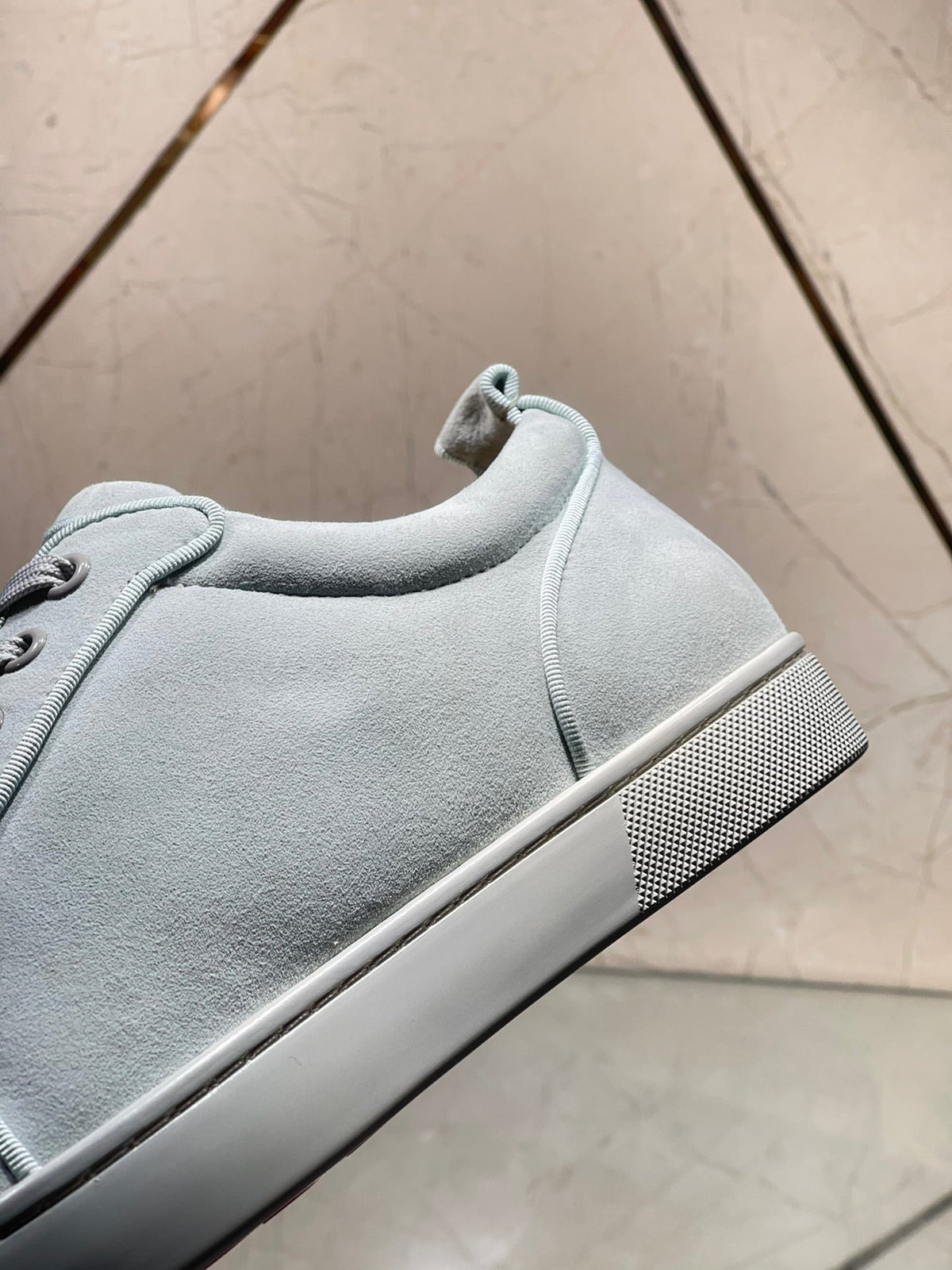 Sneakers & Shoes