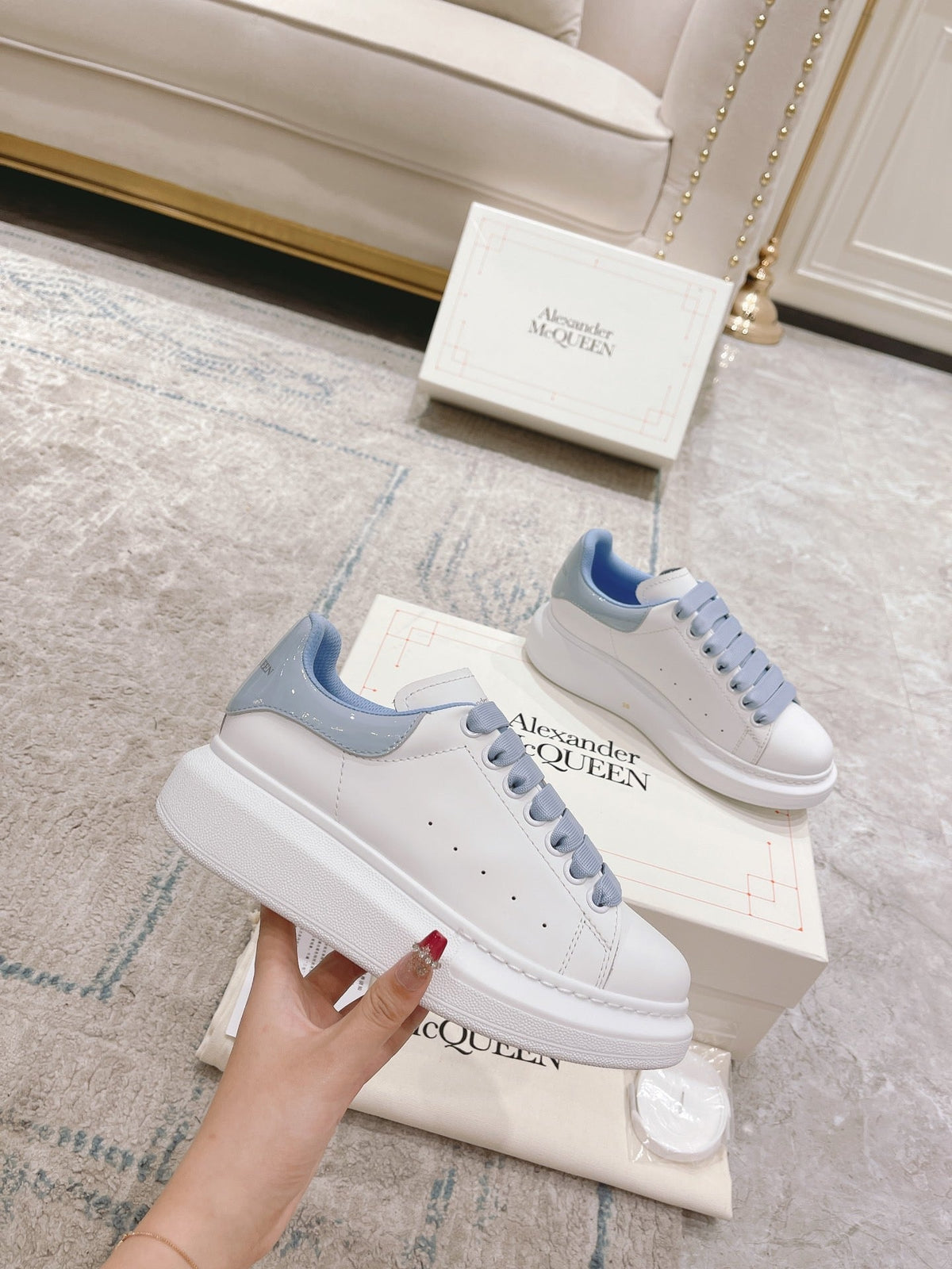 Sneakers & Shoes