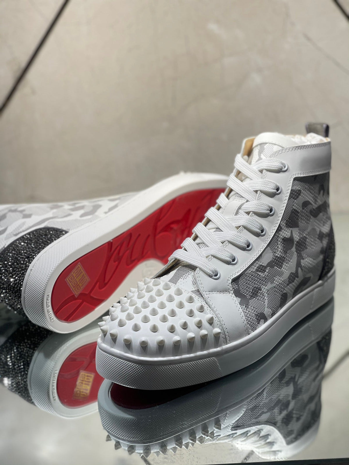 Sneakers & Shoes