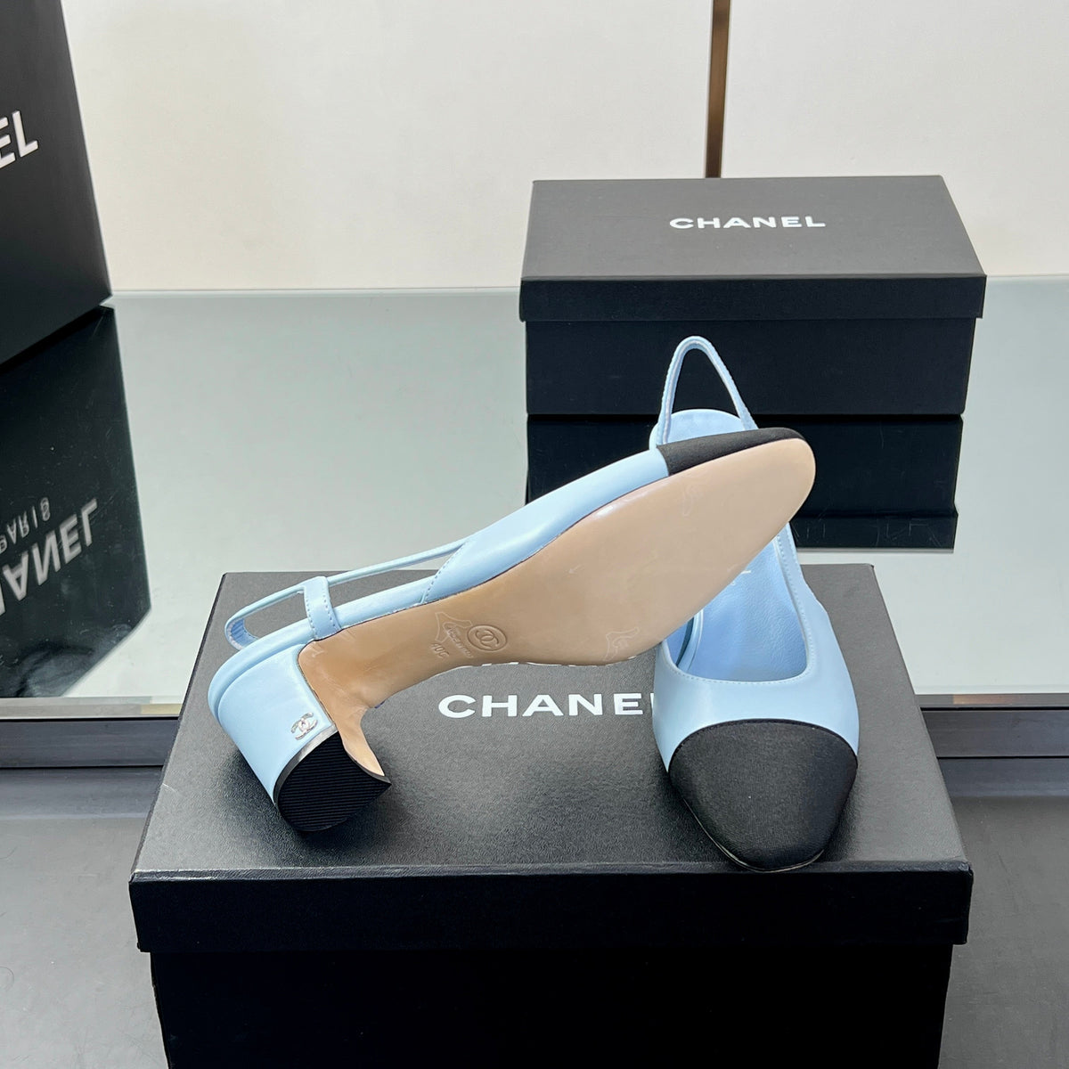 CC HIGH SLINGBACK 25S 65 MM IN BLACK FABRIC AND BLUE LAMBSKIN