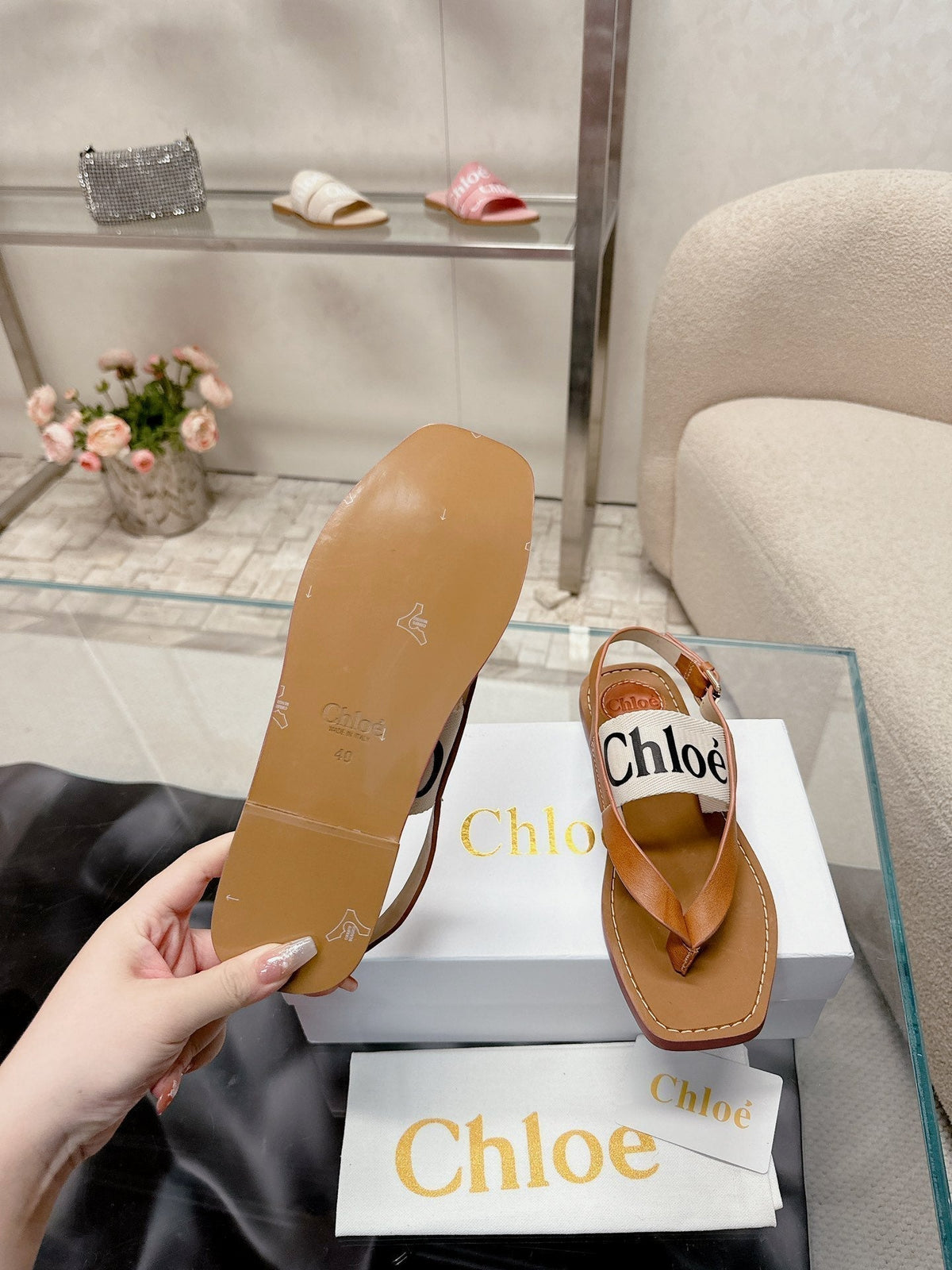 CHLOÉ THONG SANDALS IN CINNAMON BROWN CALFSKIN AND WHITE CANVAS