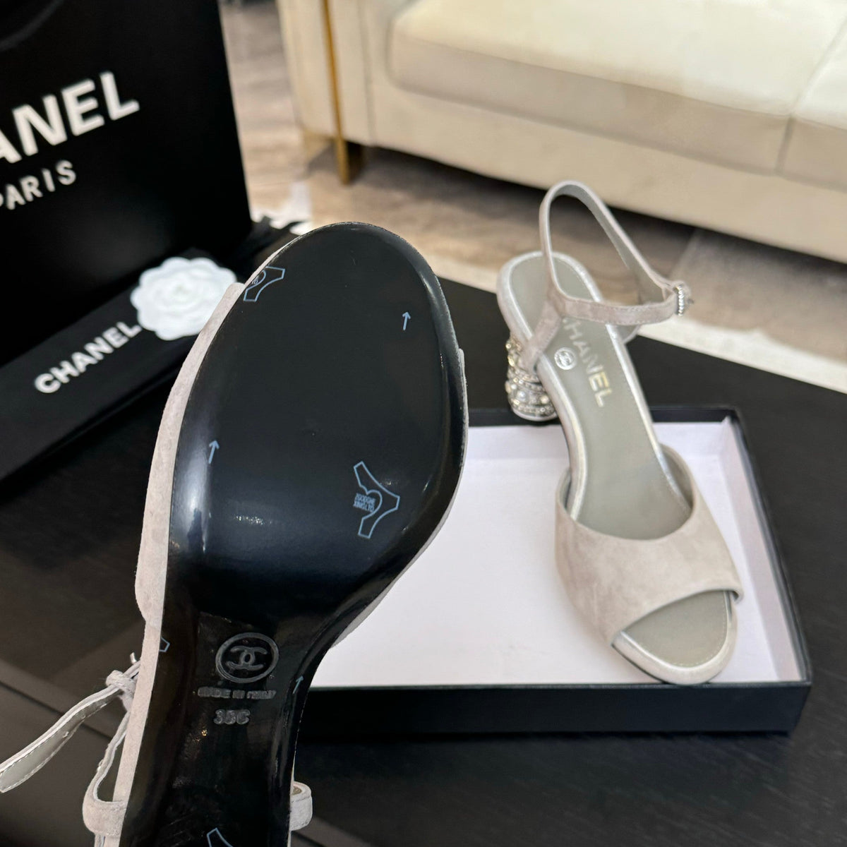 T-STRAP PEARL HEEL 85 MM SANDALS IN PASTEL GRAY SUEDE