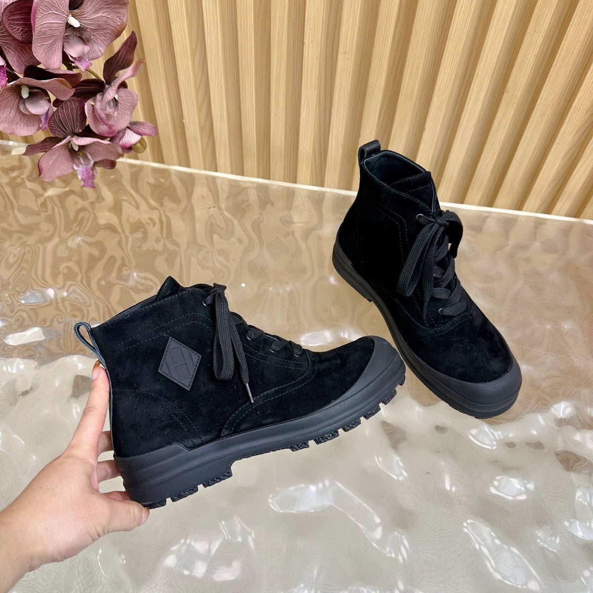 HM 25S KOOLER ANKLE BOOTS IN BLACK SUEDE