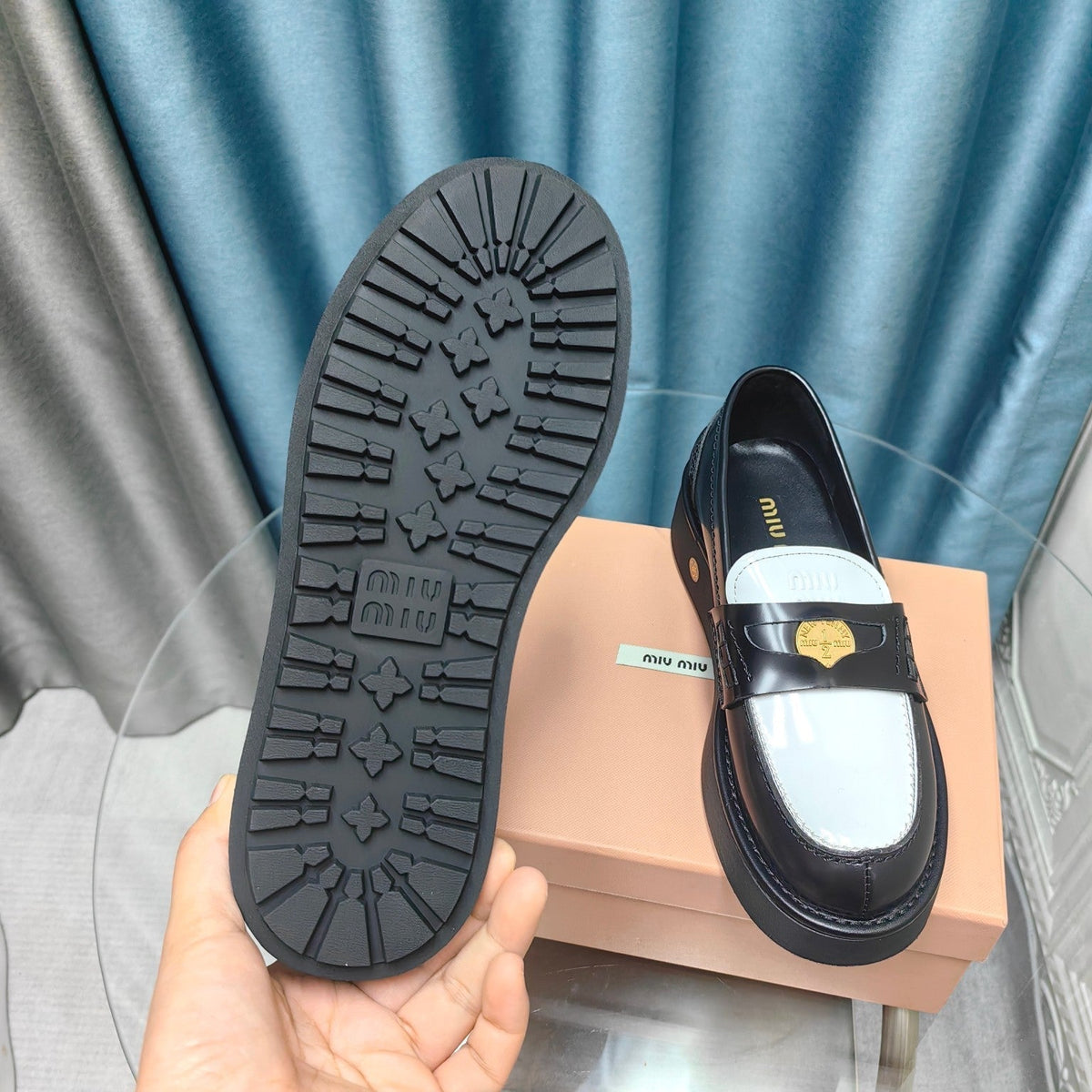 THICK-SOLED LOAFERS SHOES BLACK MIX WHITE COWHIDE