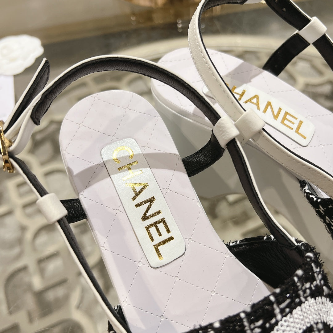 WEDGE SANDALS IN BLACK FABRIC WITH WHITE LOGO