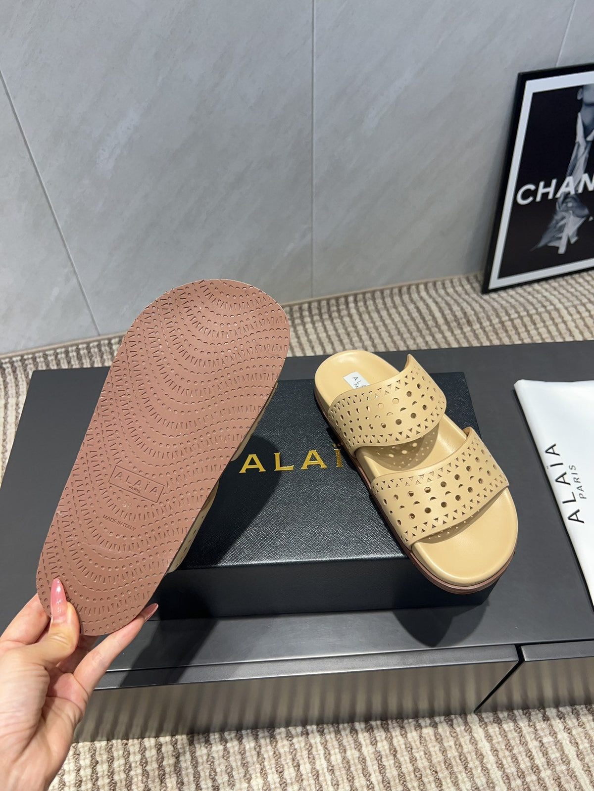 ALAIA CHUNKY TWO-STRAP SLIDES 25S IN BEIGE CALFSKIN