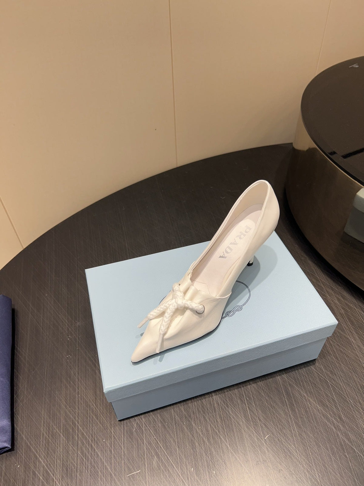 PRADA 25S POINTED TOE HIGH HEELS 85MM IN IVORY LAMBSKIN WITH TIE UP DESIGN