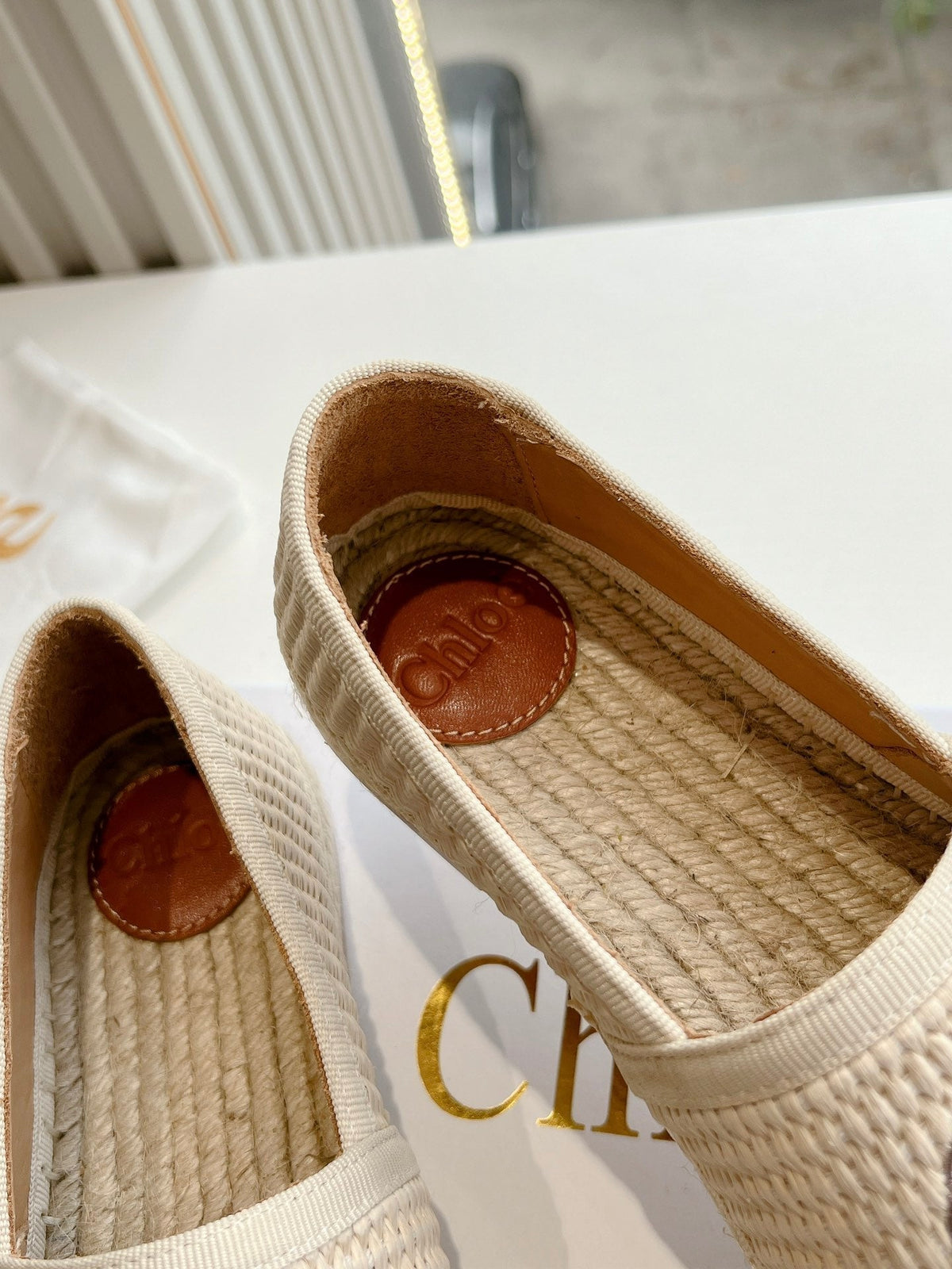 CHLOÉ WOVEN LOAFER IN BEIGE RAFFIA