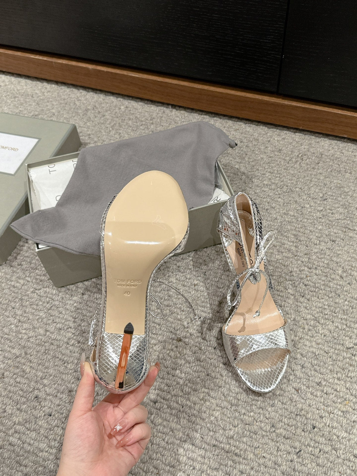 HIGH HEEL 10 CM SANDAL IN SILVER CALFSKIN 684362