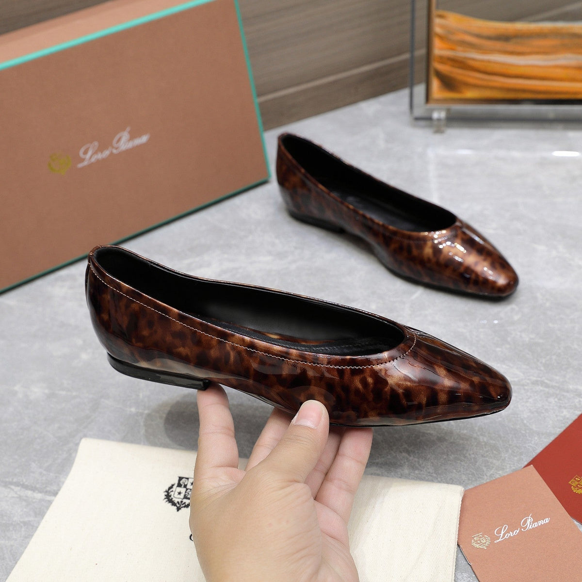 CLASSIC BALLET SHOES IN LEOPARD PRINT GLOSSY LEATHER