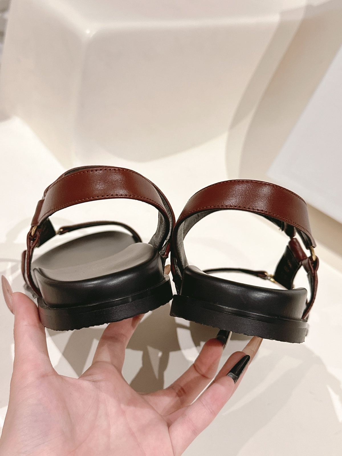 MAUD SANDAL WITH TRIOMPHE IN RUST BROWN CALFSKIN