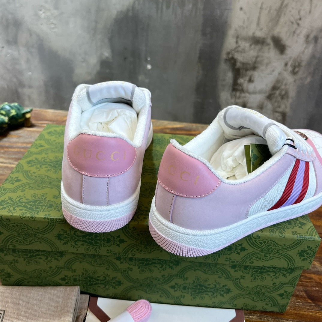GUC Sneakers