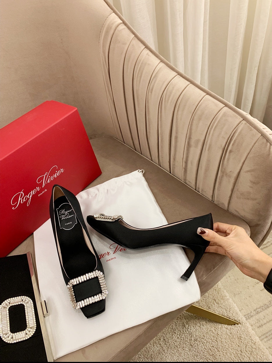 TROMPETTE PUMPS IN BLACK SILK CRYSTAL BUCKLE