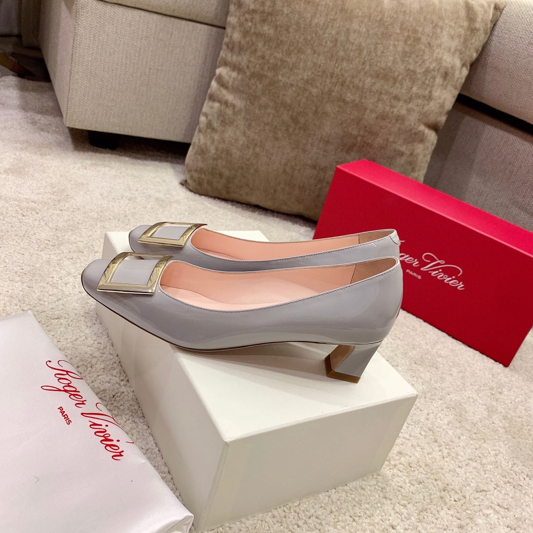 BELLE VIVIER PUMPS IN LIGHT GREY GLOSSY CALFSKIN GOLD BUCKLE
