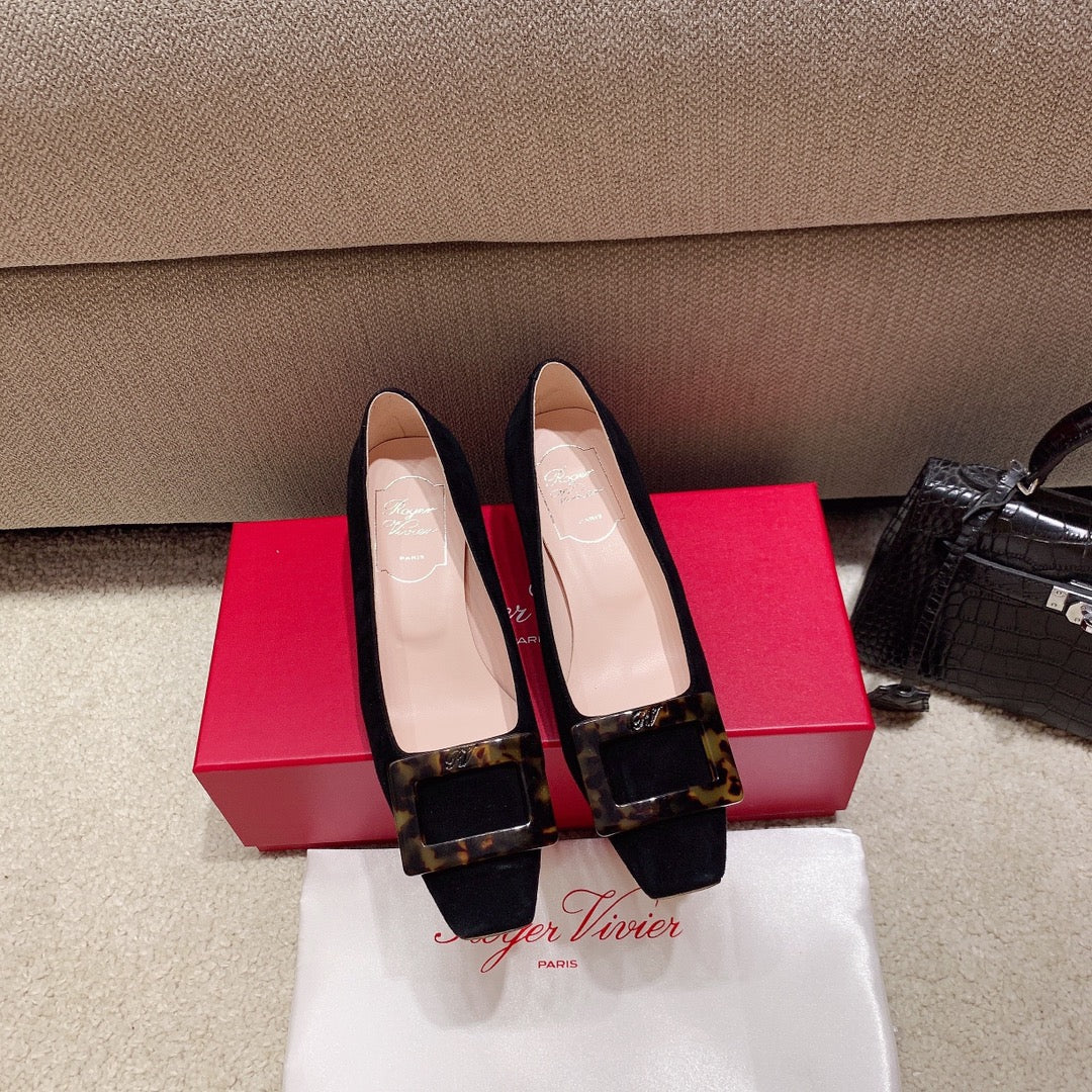 BELLE VIVIER PUMPS IN BLACK SUEDE TORTOISESHELL BUCKLE