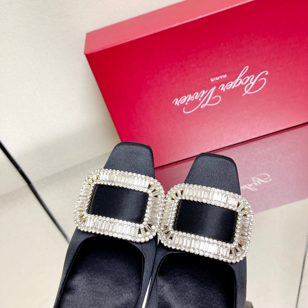 BELLE VIVIER PUMPS IN BLACK SILK