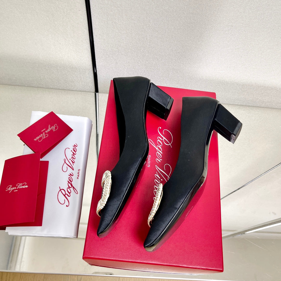 BELLE VIVIER PUMPS IN BLACK SILK