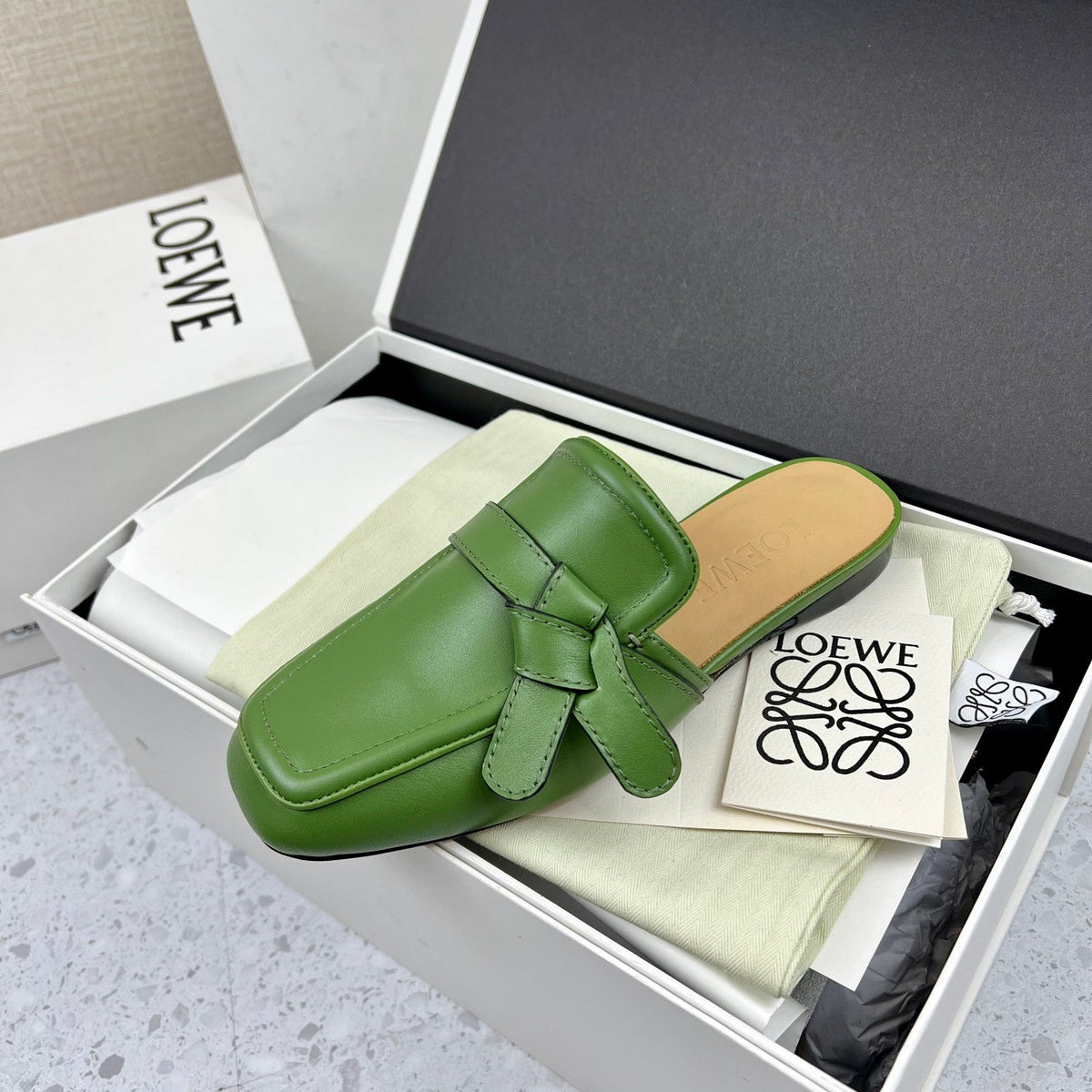 LW GATE BELTED MULE GREEN CALFSKIN