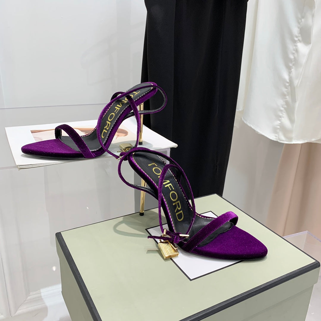 TOM FORD 26S GOLD BUCKLE HEELS 105 MM IN DARK PURPLE VELVET