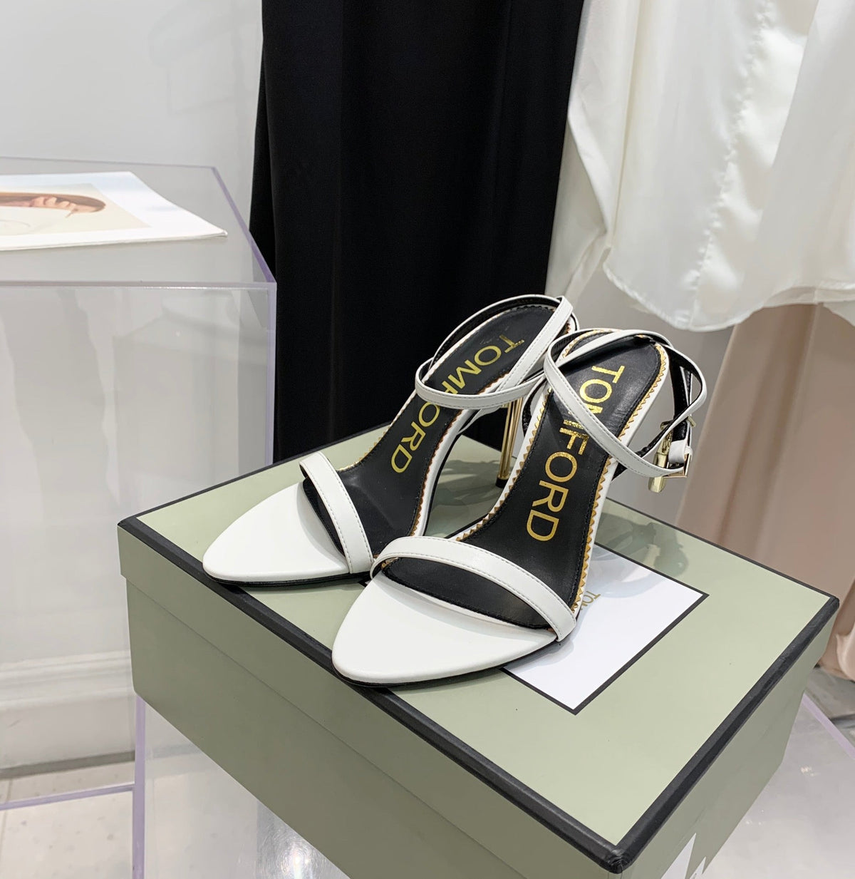 PADLOCK HIGH HEEL 10 CM SANDAL IN WHITE SHEEPSKIN