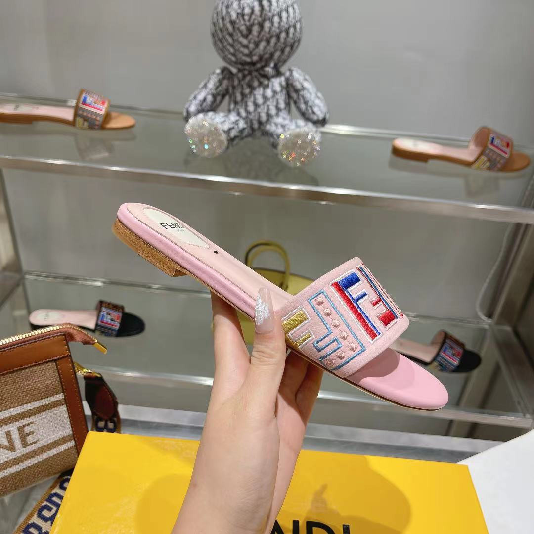 FF Multicolor Logo Slide Pink Leather