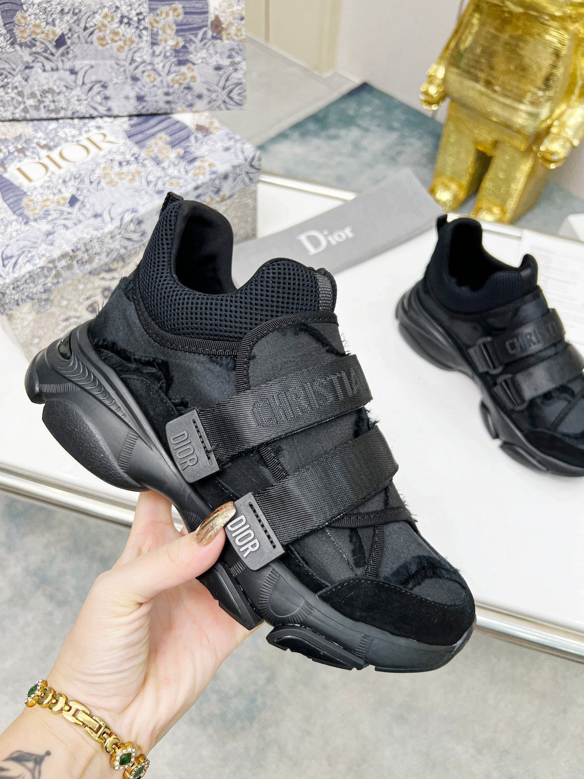 D-WANDER SNEAKERS IN BLACK TECHNICAL FABRIC AND SUEDE