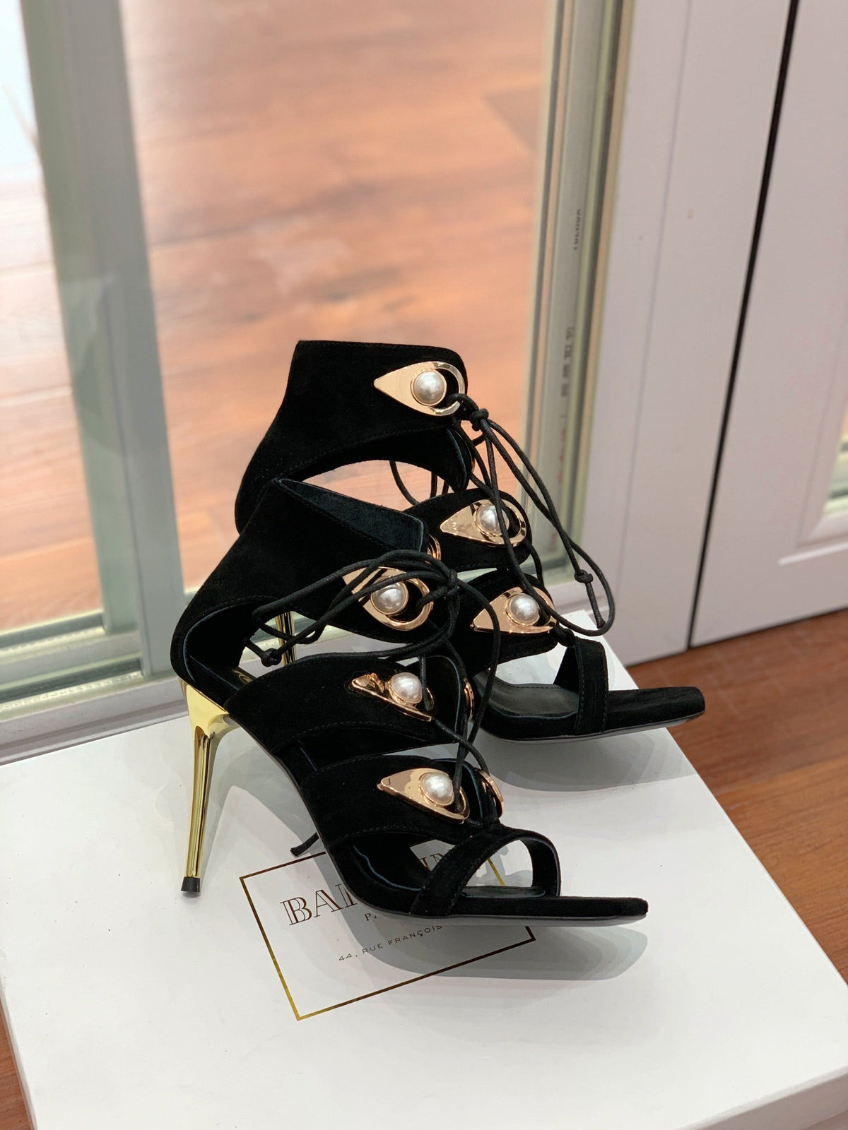 BALMAIN 25S HIGH HEELS 95MM IN BLACK SUEDE WITH PEARL