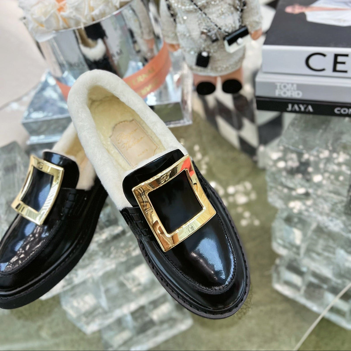 VIV' RANGERS LOAFERS IN BLACK PATENT CALFSKIN FLEECE LINING GOLD BUCKLE