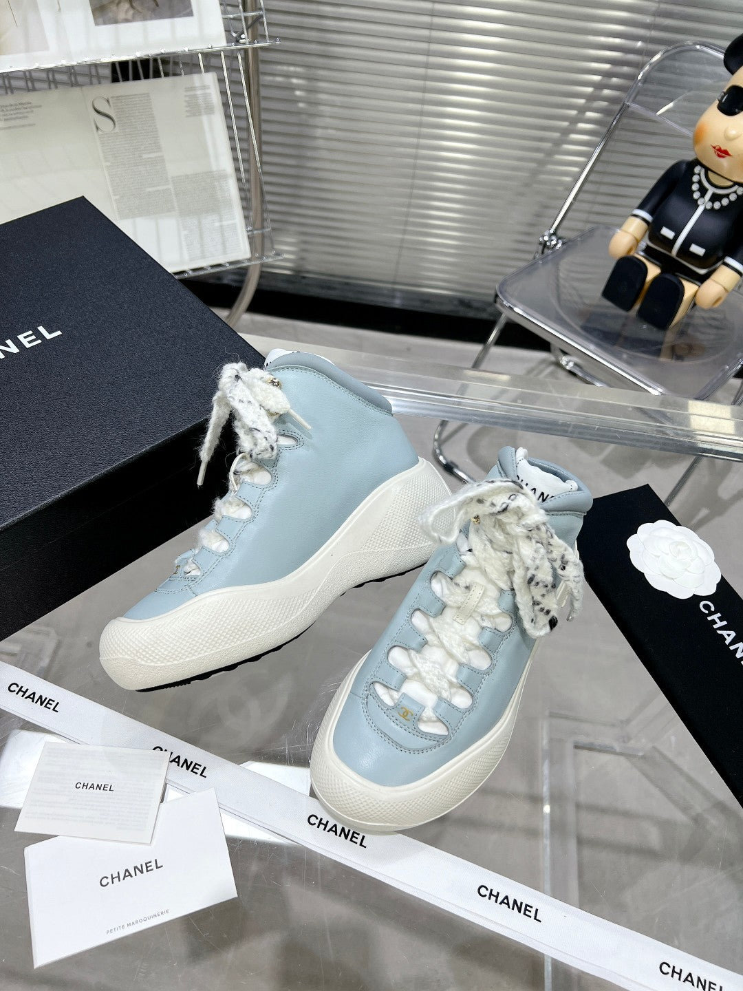 CC CANO ALTO SNEAKER IN BLUE POWDER CALFSKIN AND WHITE RUBBER