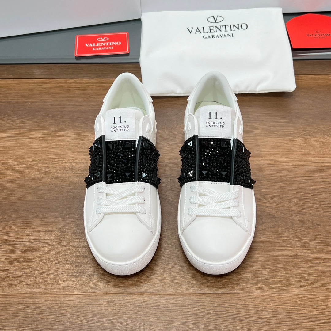 VALENTINO 25S GARAVANI ROCKSTUD UNTITLED STUDDED SNEAKERS IN WHITE LAMBSKIN AND BLACK STONE-EMBELLISHED