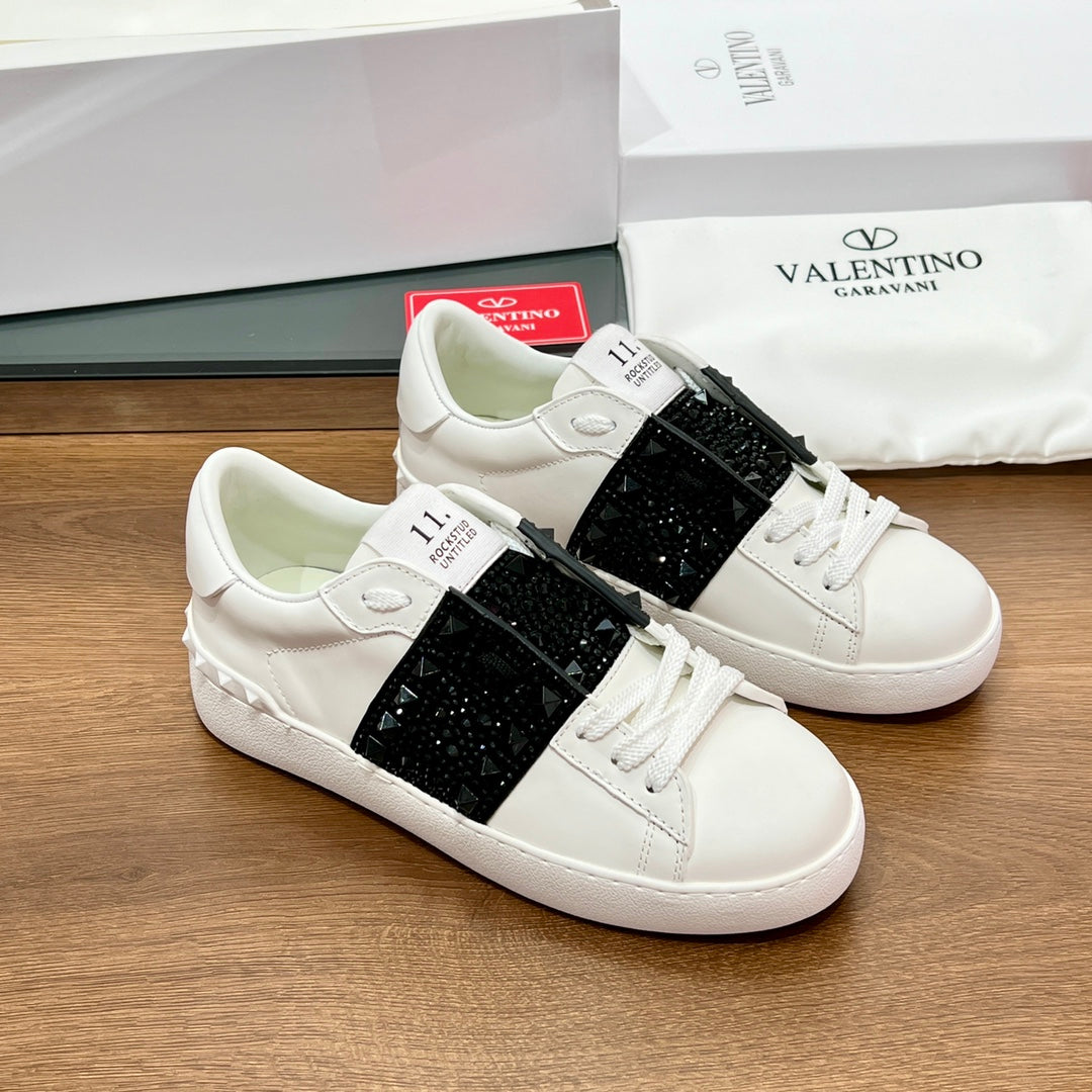 VALENTINO 25S GARAVANI ROCKSTUD UNTITLED STUDDED SNEAKERS IN WHITE LAMBSKIN AND BLACK STONE-EMBELLISHED