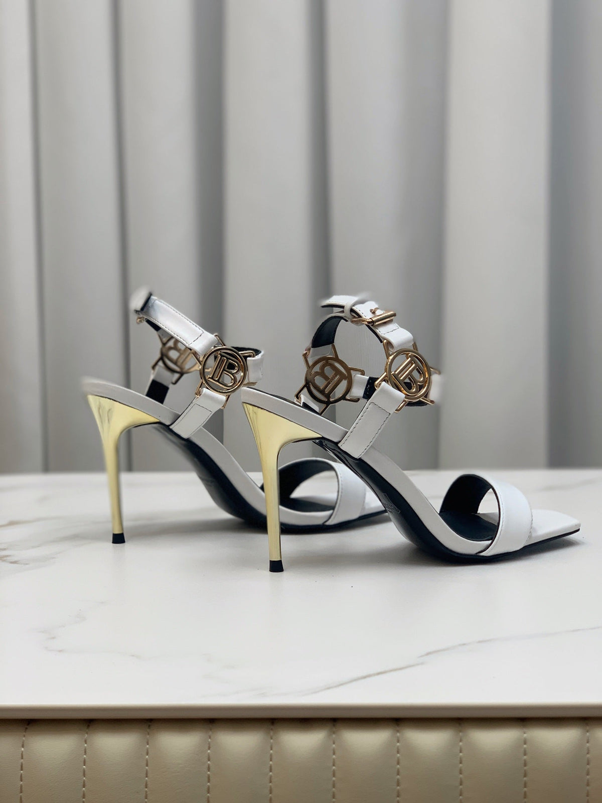BALMAIN 25S HIGH HEELS WITH B METAL DETAIL 95MM IN LIGHT GRAY CALFSKIN