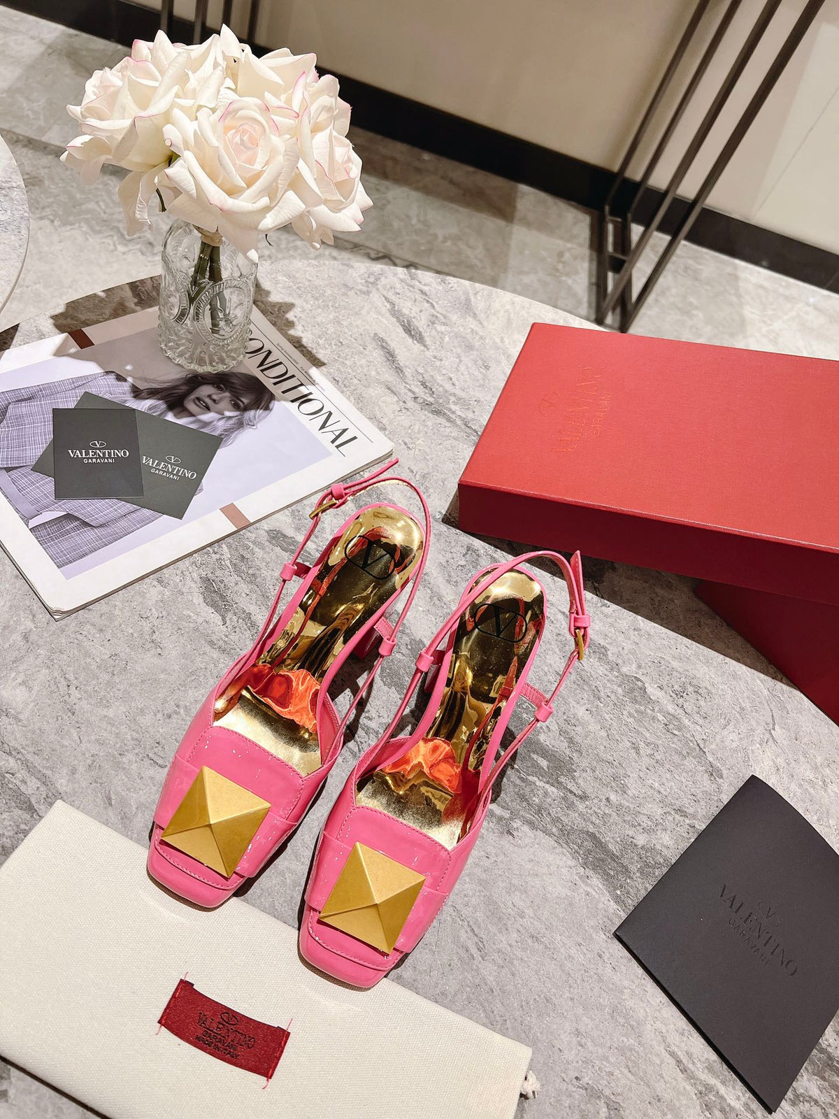 ONE STUD BRIGHT PINK PATENT LEATHER LACE-UP HIGH HEELS 85 MM