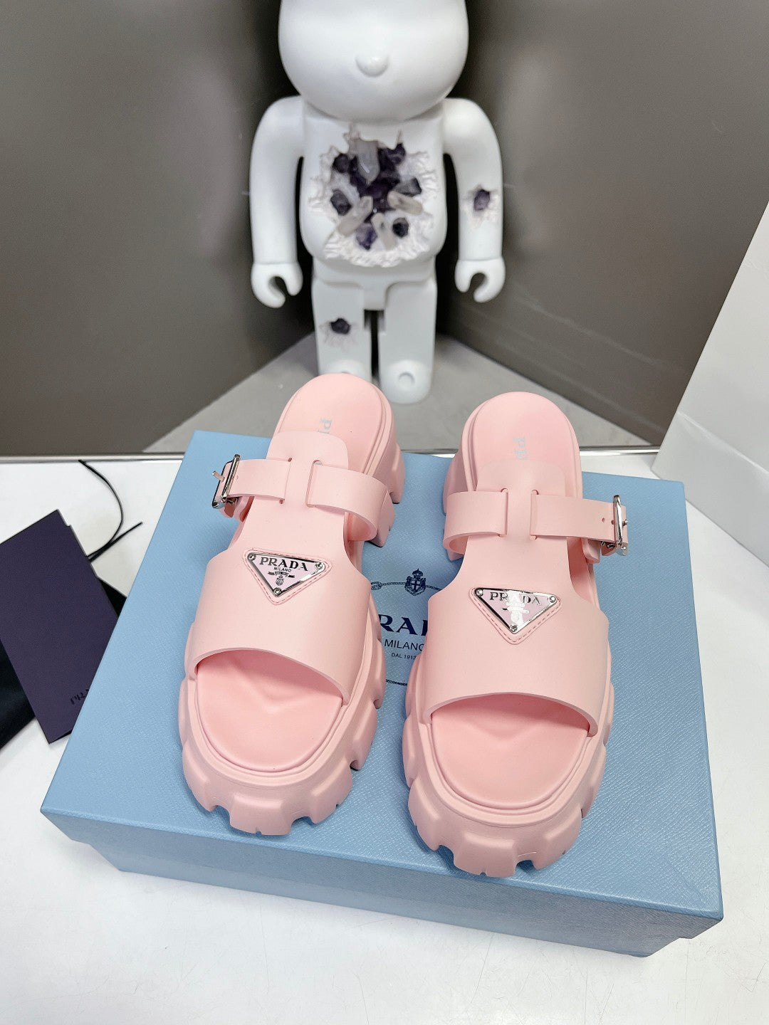 MONOLITH SLIPPER SANDALS IN LIGHT PINK RUBBER