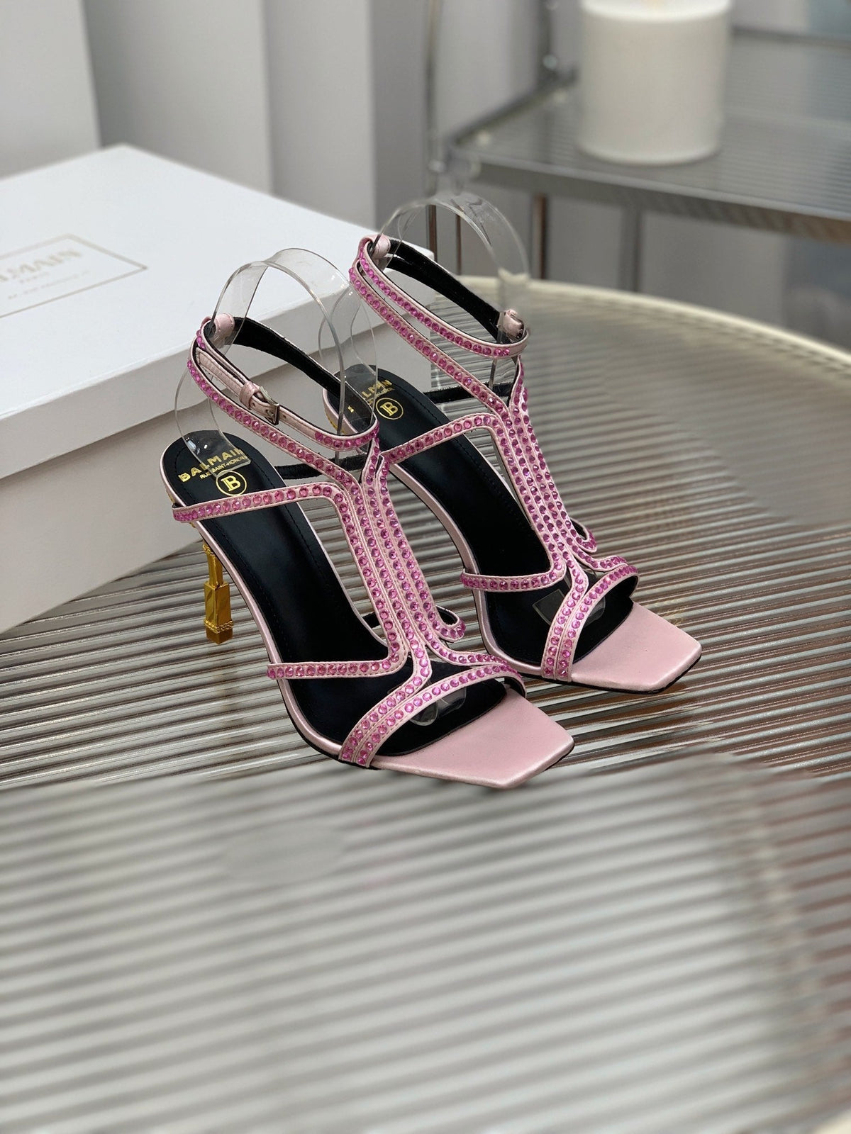 BALMAIN 25S MONETA SANDAL 95MM IN LAVENDER PINK CALFSKIN WITH CRYSTAL