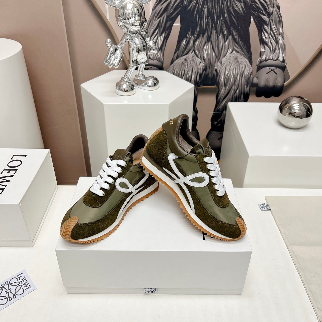 FLOW RUNNER SNEAKER IN ARMY GREEN SUEDE AND SHEEPSKIN