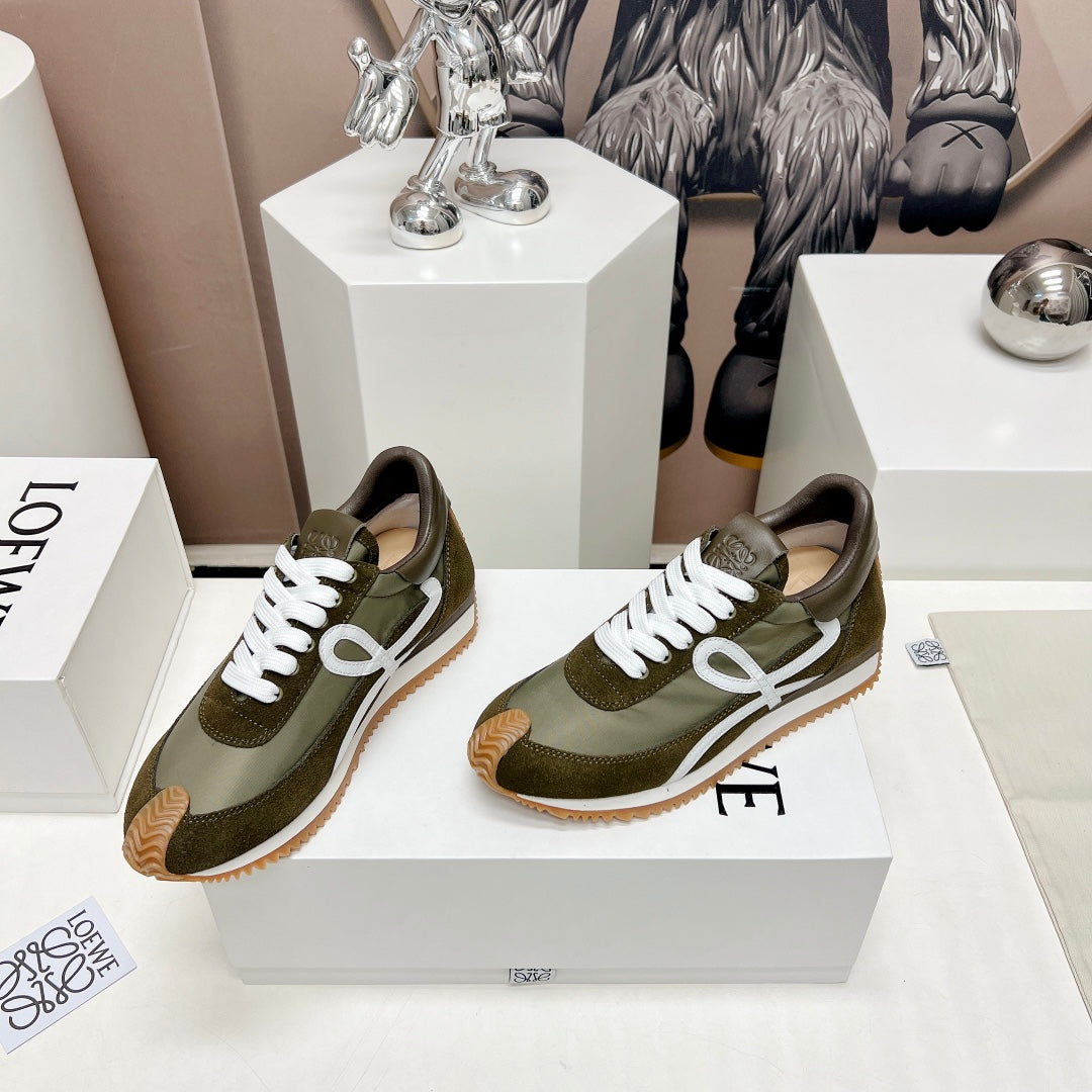 FLOW RUNNER SNEAKER IN ARMY GREEN SUEDE AND SHEEPSKIN