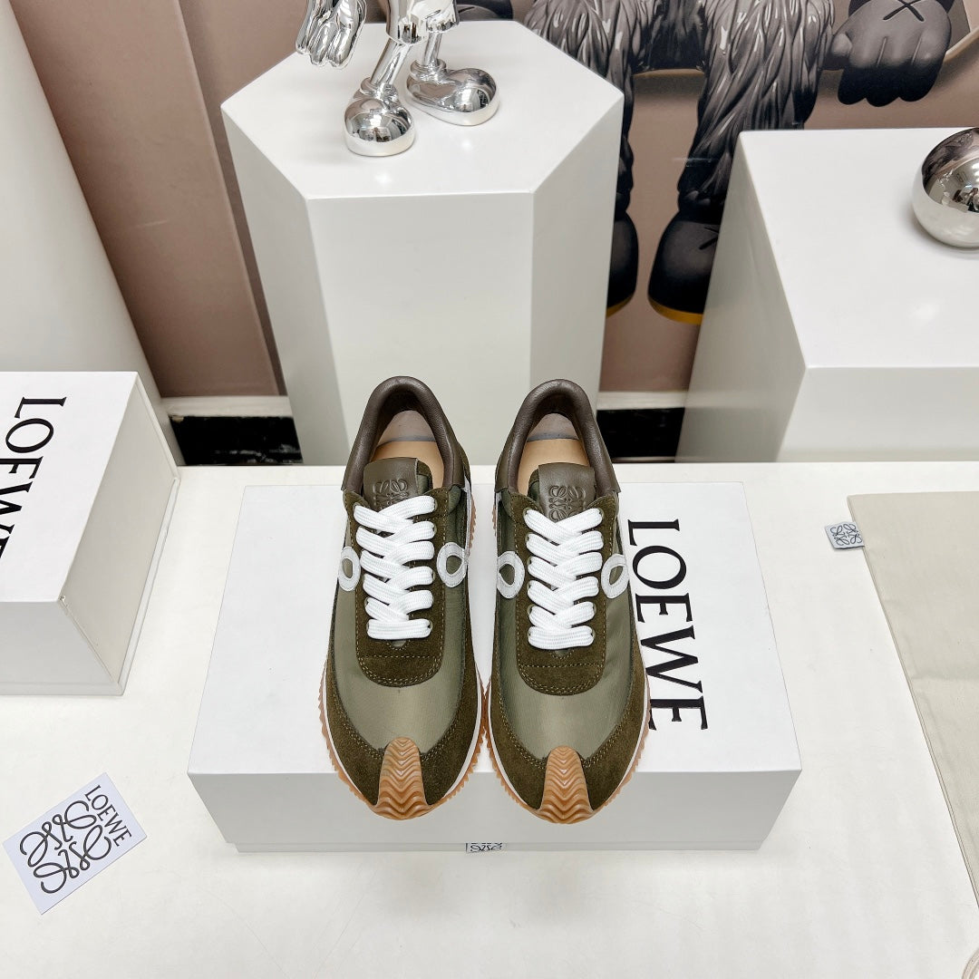 FLOW RUNNER SNEAKER IN ARMY GREEN SUEDE AND SHEEPSKIN