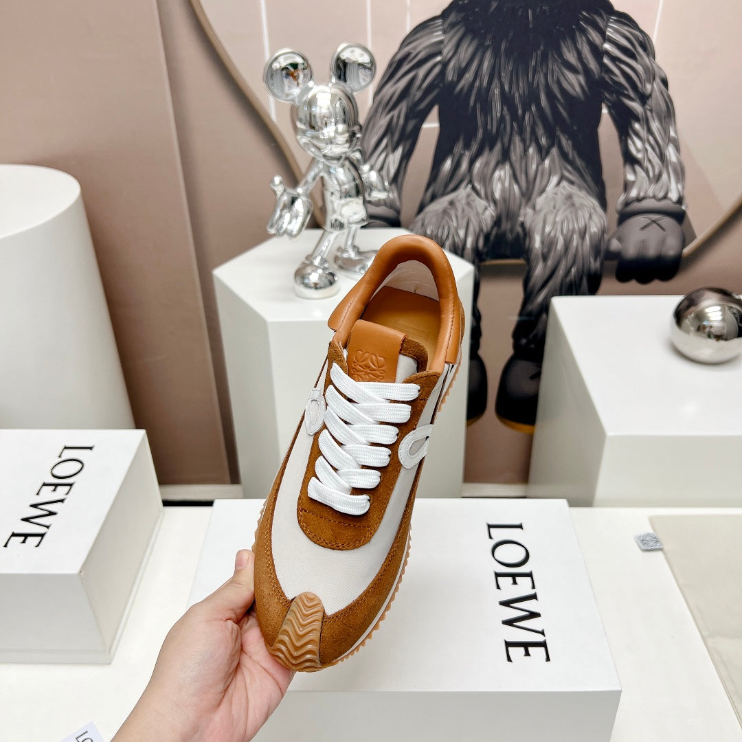 FLOW RUNNER SNEAKER IN BRONZE BROWN SUEDE AND PALE GRAY SHEEPSKIN