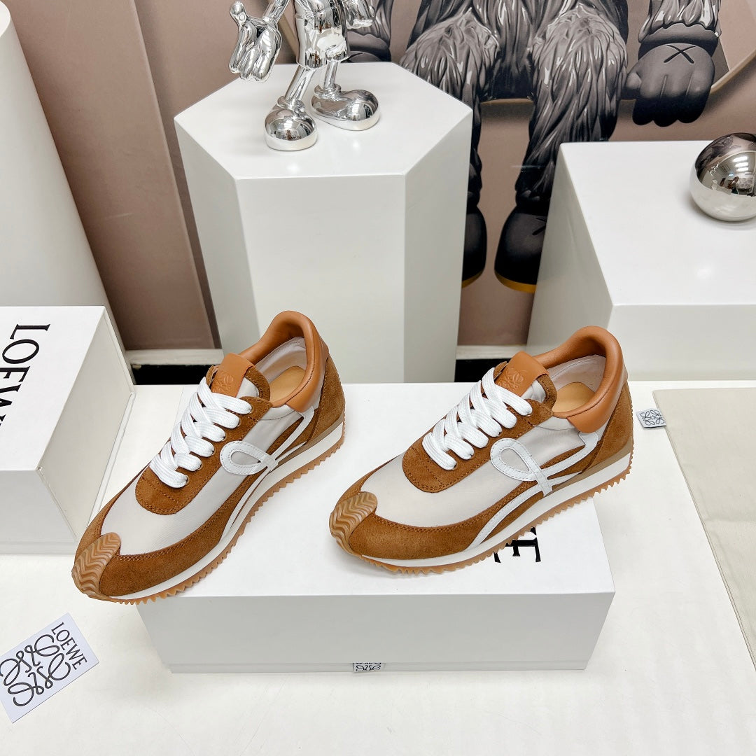 FLOW RUNNER SNEAKER IN BRONZE BROWN SUEDE AND PALE GRAY SHEEPSKIN