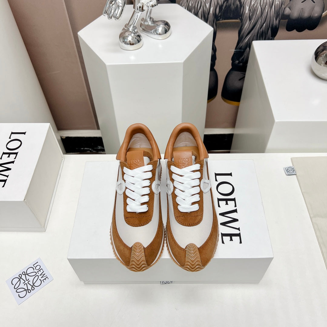 FLOW RUNNER SNEAKER IN BRONZE BROWN SUEDE AND PALE GRAY SHEEPSKIN