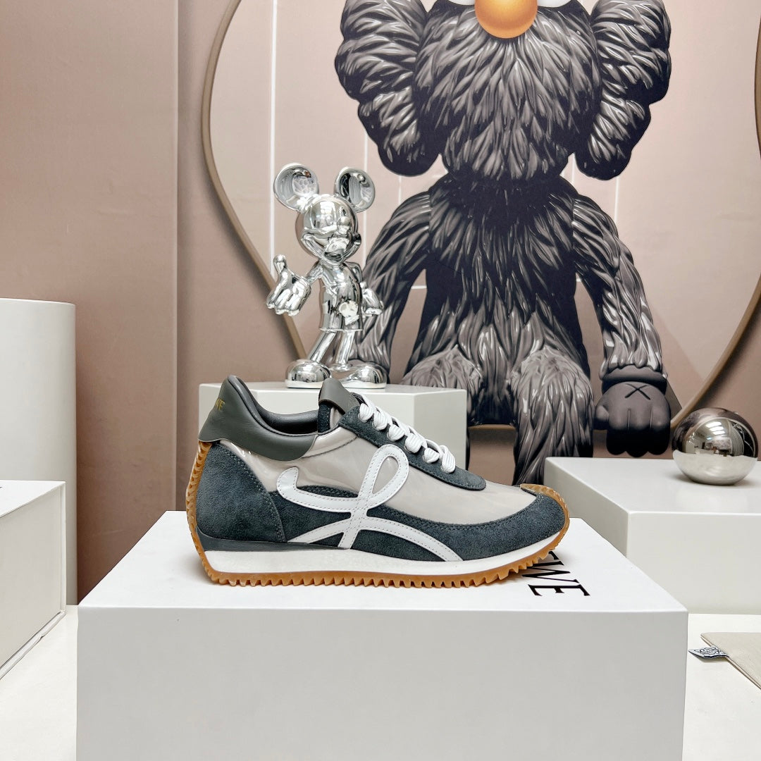 FLOW RUNNER SNEAKER IN SLATE GRAY SUEDE AND PALE GRAY SHEEPSKIN