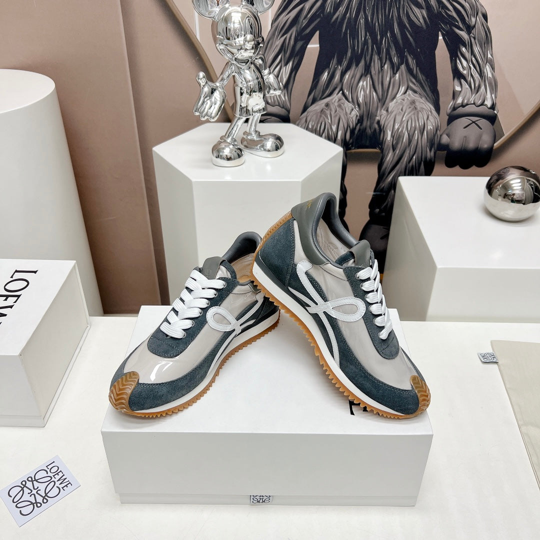 FLOW RUNNER SNEAKER IN SLATE GRAY SUEDE AND PALE GRAY SHEEPSKIN