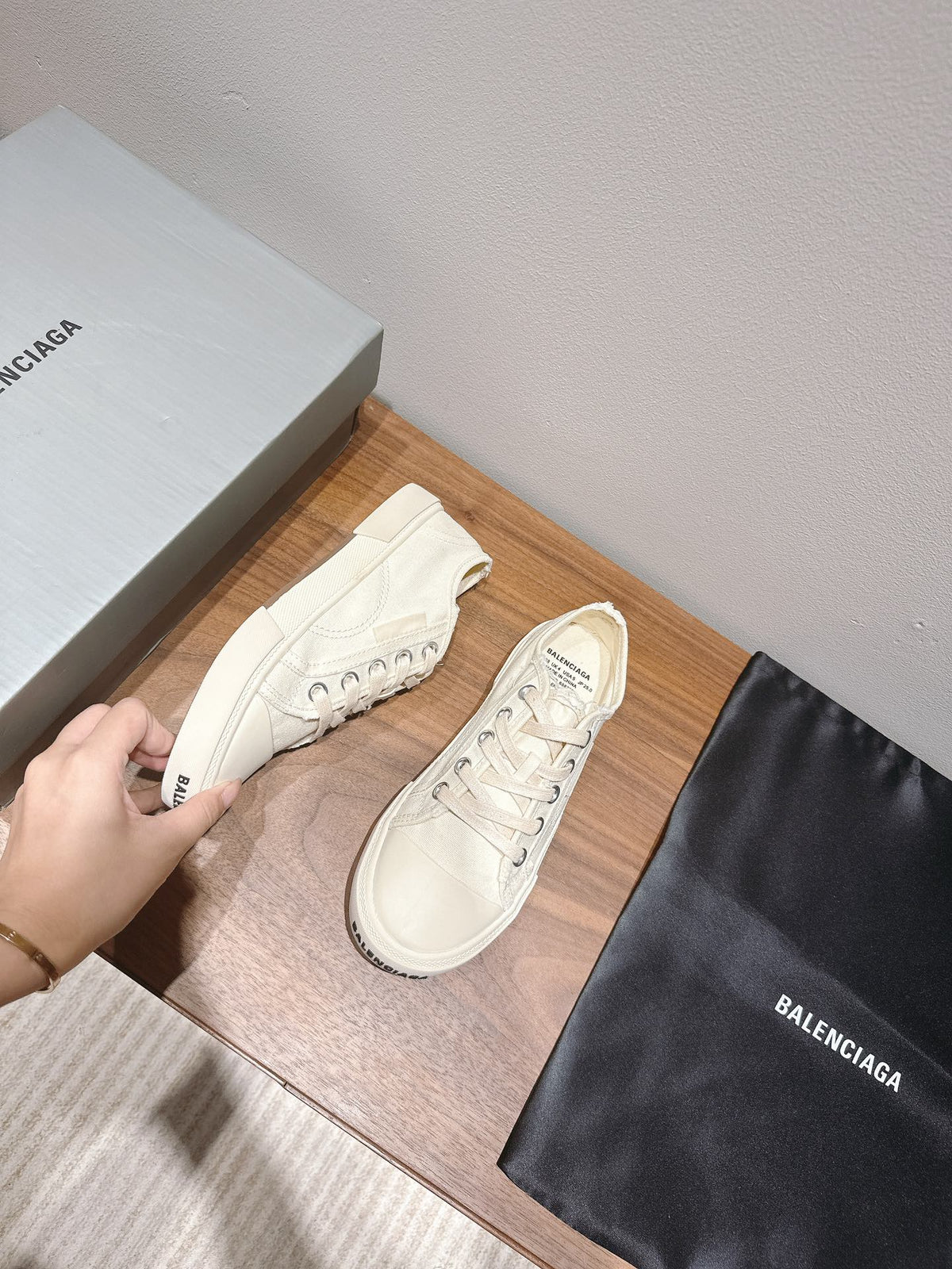 BALENCIAGA 25S SNEAKER IN CREAM WHITE CANVAS