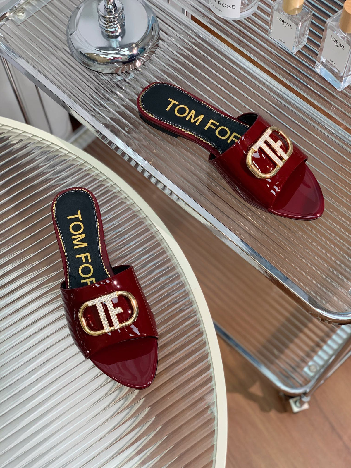 FLAT SLIDE IN WINE RED METALLIC CALFSKIN